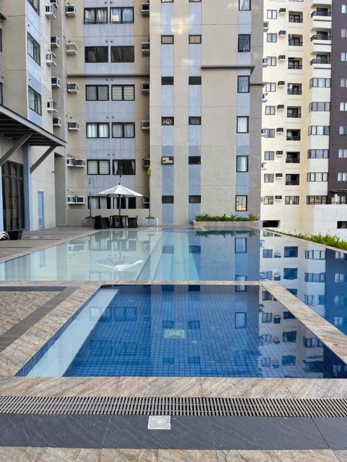 The Persimmon Studios Near Ayala And Sm City Cebu Exterior foto
