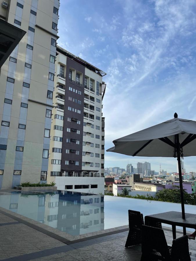 The Persimmon Studios Near Ayala And Sm City Cebu Exterior foto