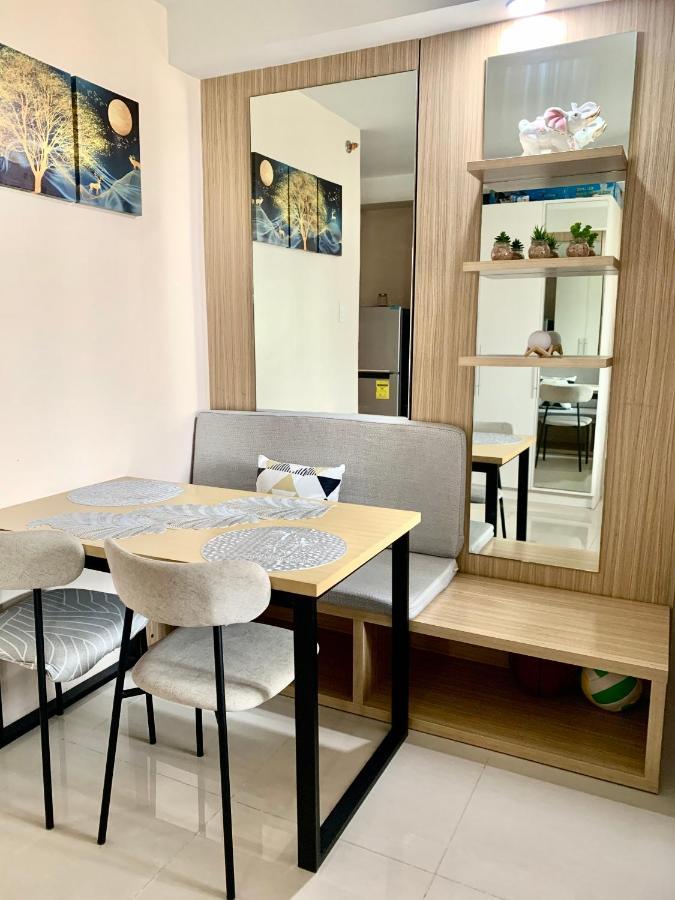 The Persimmon Studios Near Ayala And Sm City Cebu Exterior foto