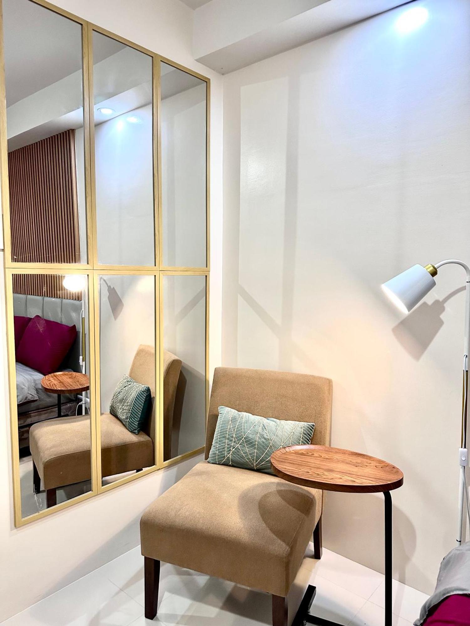 The Persimmon Studios Near Ayala And Sm City Cebu Exterior foto