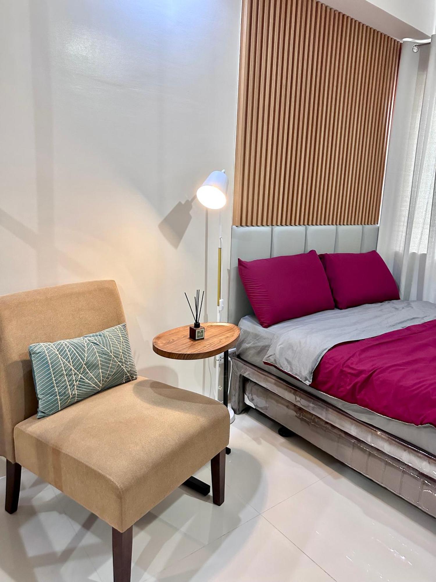 The Persimmon Studios Near Ayala And Sm City Cebu Exterior foto