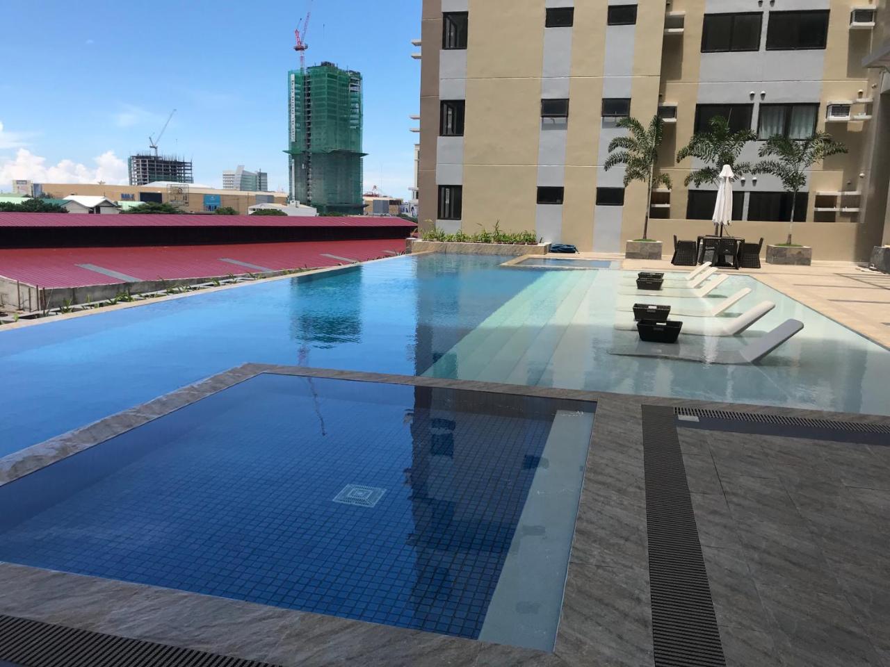 The Persimmon Studios Near Ayala And Sm City Cebu Exterior foto